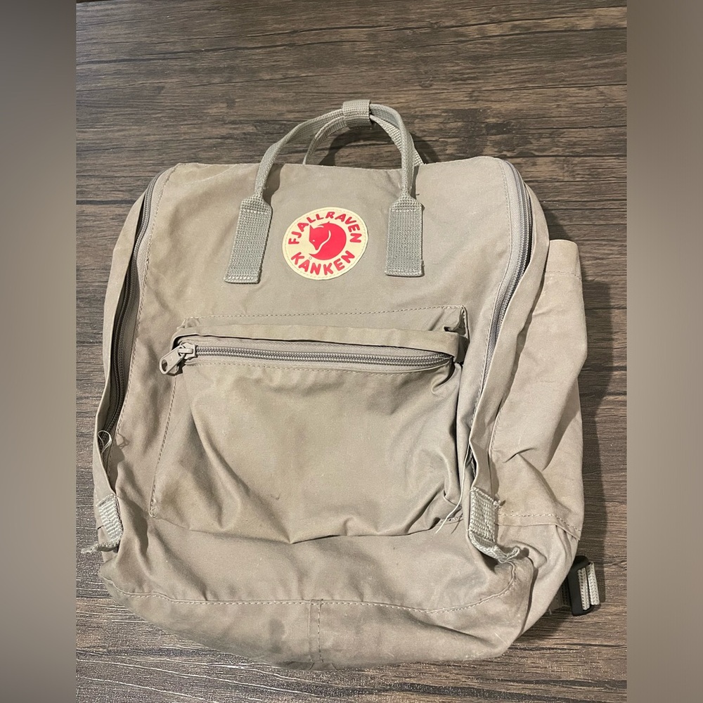 Fjallraven Kanken Backpack - Light Grey
